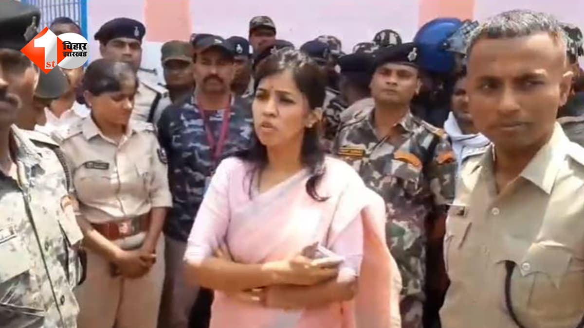 बिहार के सरकारी स्कूल में मांस मिलने से बवाल, अलमारी से 10 किलो मीट बरामद, 5 शिक्षक हिरासत में