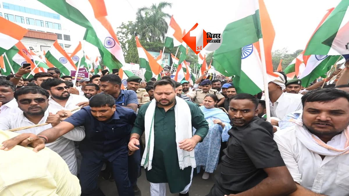 Lok Bhawan March : ‘जहां तक जाना है वहां तक जाएंगे’, बैरिकेडिंग तोड़कर आगे बढ़े तेजस्वी; कहा - तानाशाह सरकार नहीं चलेगी