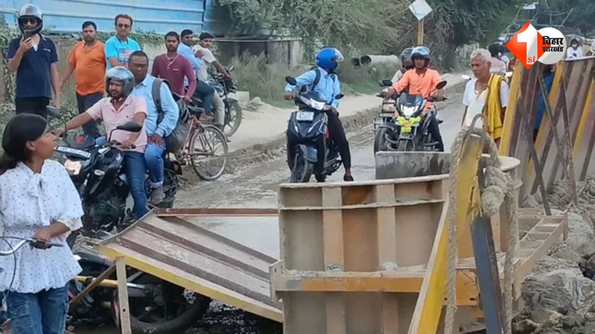 निर्माणाधीन एलिवेटेड रोड पर बड़ा हादसा, अचानक नीचे गिरी भारी शटरिंग; बाइक सवार दबा, सुरक्षा व्यवस्था पर सवाल