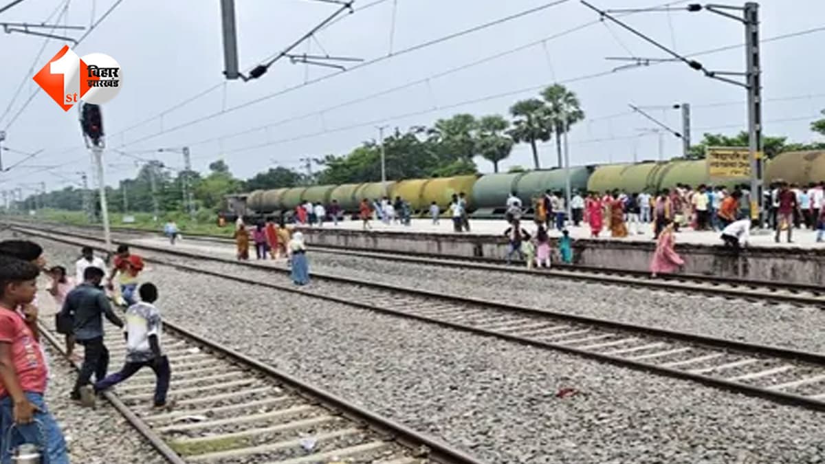 सेल्फी लेने का ऐसा जुनून कि प्लेटफॉर्म पर खड़ी मालगाड़ी पर चढ़ गया युवक, हाईटेंशन तार की चपेट में आते ही मौके पर मौत