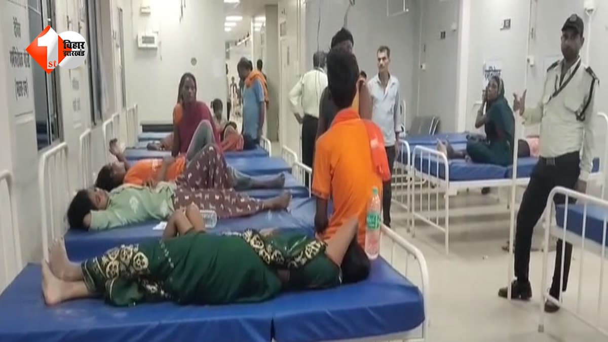 सत्यनारायण पूजा का प्रसाद खाने से 100 से अधिक लोग बीमार, बच्चों और महिलाओं की संख्या ज्यादा; नाव से अस्पताल पहुंचाए गए मरीज