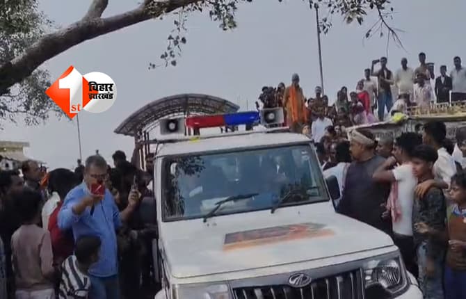 Barh police station : बच्चा चोर की अफवाह पर अधेड़ की पिटाई, पुलिस वाहन से खींचने की कोशिश