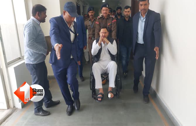 Bihar Assembly Budget Session : बिहार विधानसभा बजट सत्र के पहले दिन व्हीलचेयर पर सदन पहुंचे नेता प्रतिपक्ष तेजस्वी यादव ! राज्यपाल का अभिभाषण आज