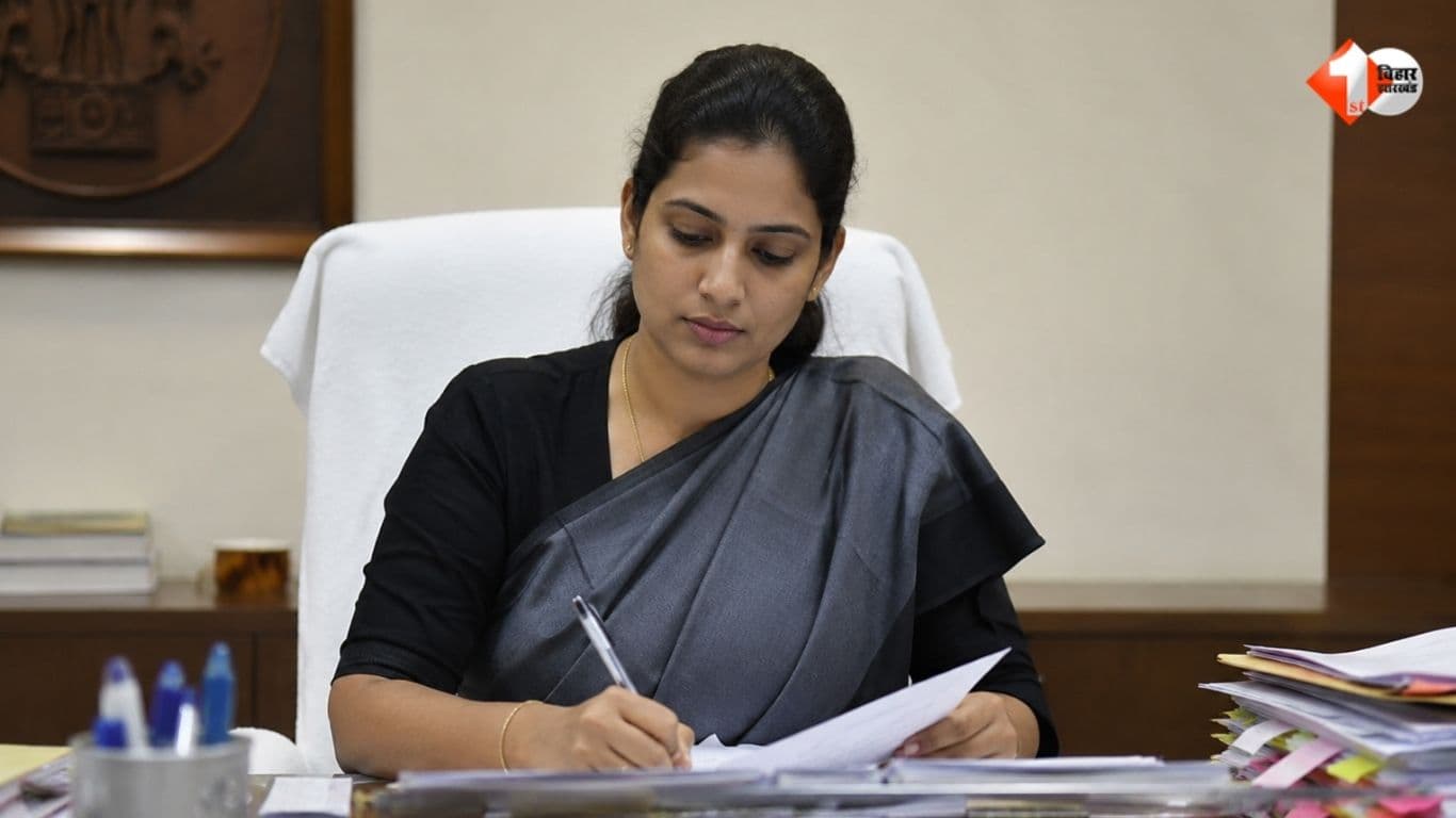 Bihar News, Patna City DCLR, Abhilasha Sinha, Bribery Case Bihar, Revenue and Land Reforms Department, Bihar Administrative Service, DCLR Suspension, Patna Corruption News, Dilip Jaiswal, Bihar Govern
