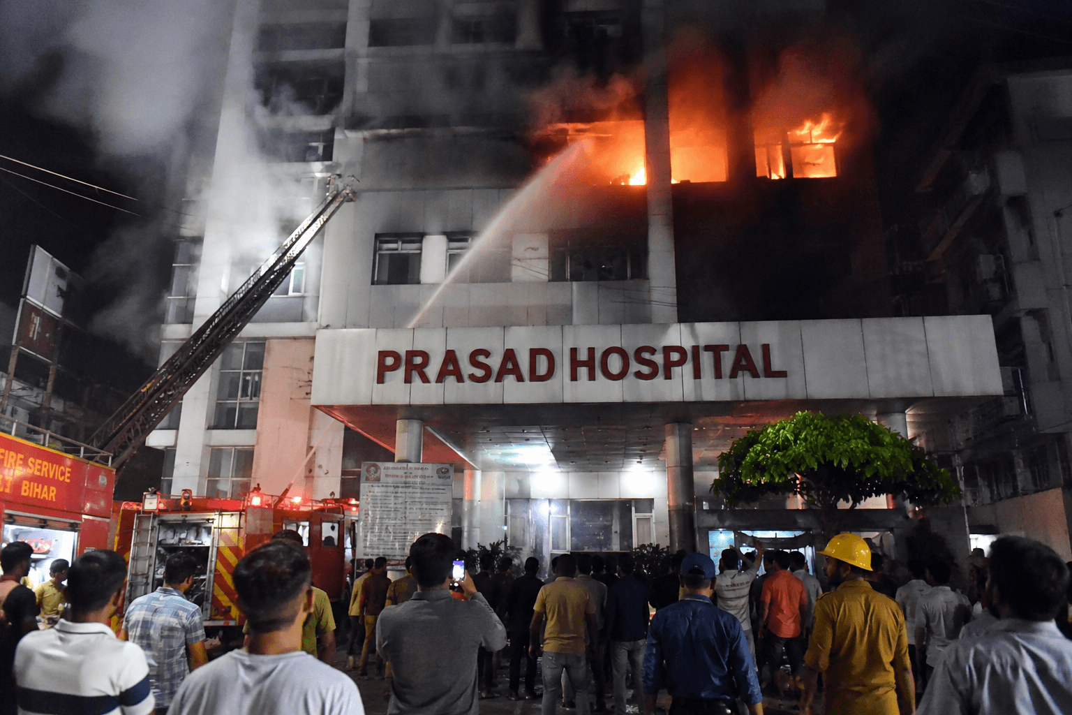 Bihar News : मुजफ्फरपुर के निजी अस्पताल में भीषण आग, 10 मरीजों की मौत की आशंका; ICU में मचा हड़कंप