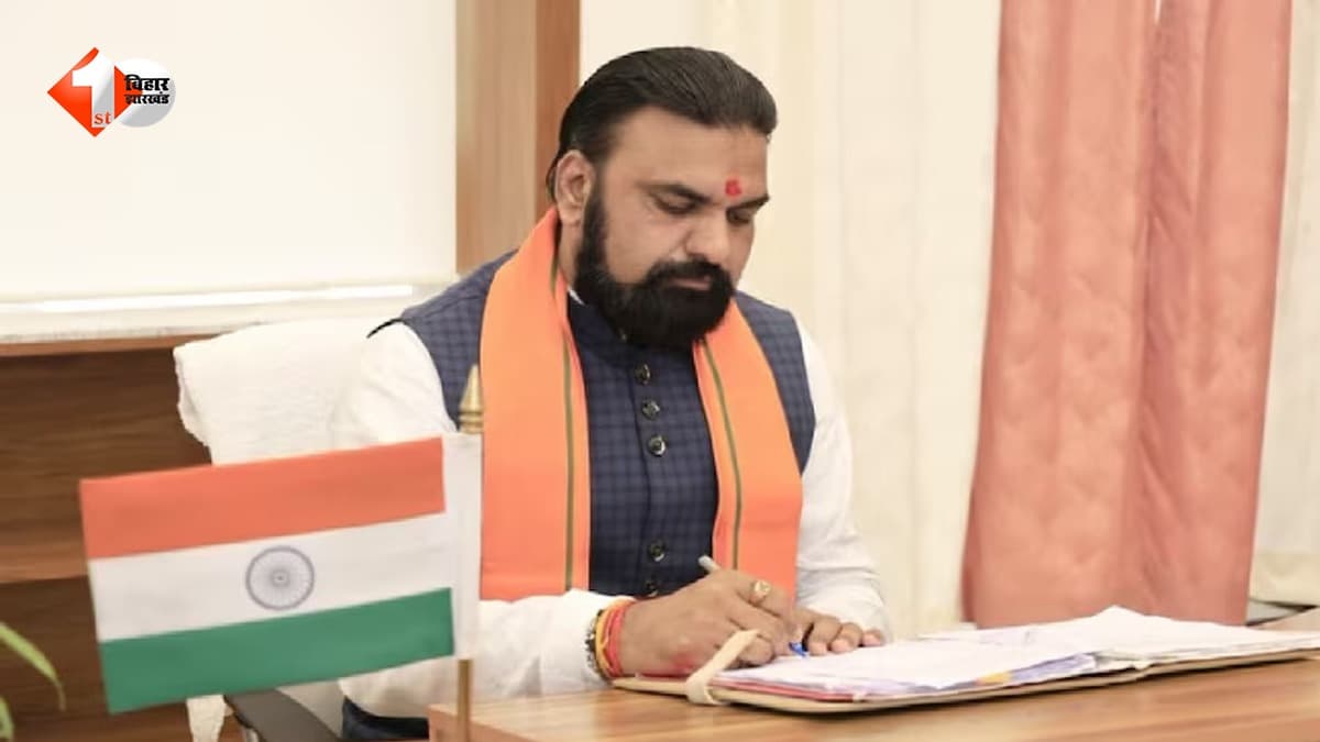 Bihar Cabinet Decision: बिहार सरकार ने सरकारी कर्मचारियों और पेंशनरों का DA 5% बढ़ाया, कैबिनेट में मंजूरी
