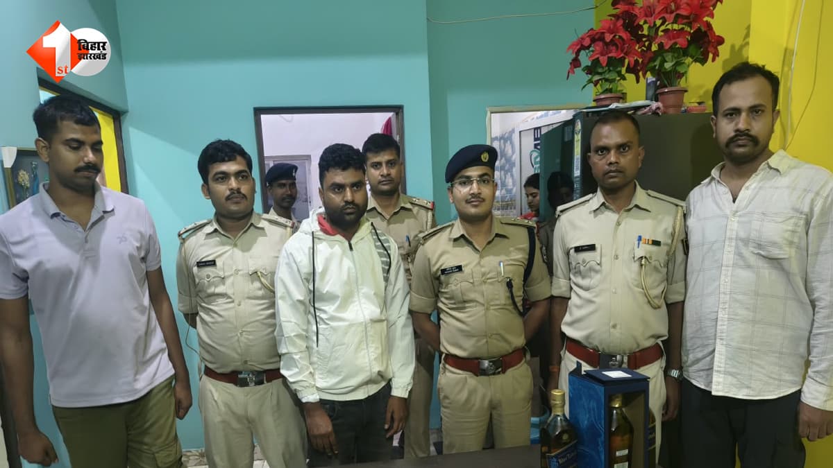 पुलिस के हत्थे चढ़ा शातिर अपराधी, पिस्टल-कारतूस, लाखों कैश और विदेशी शराब बरामद