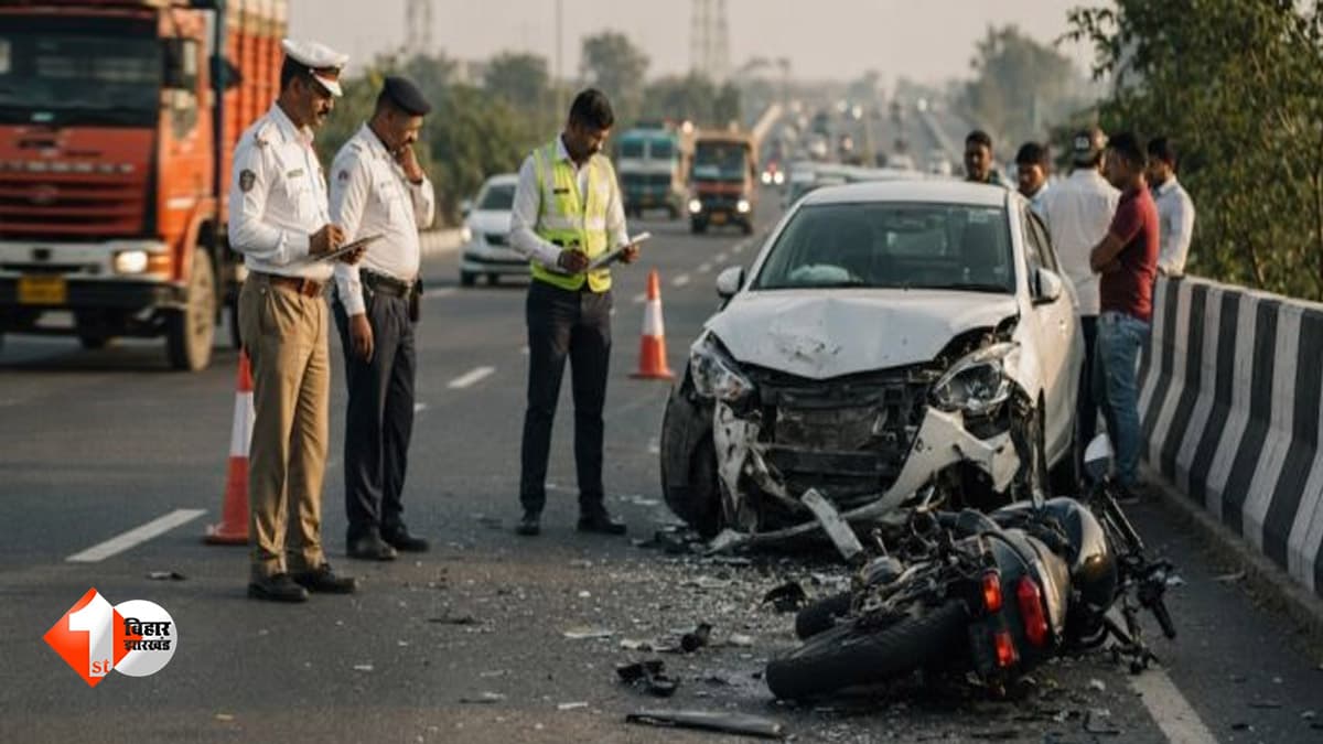 बंदर को बचाने में गई युवक की जान, खड़े ट्रक में घुसी बाइक; 16 वर्षीय साथी गंभीर